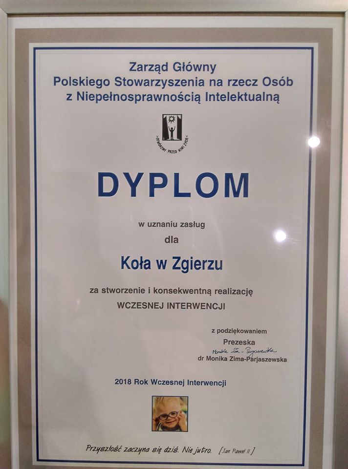 Zdjęcie dyplom za stworzenie i konsekwentną realizację Wczesnej Interwencji